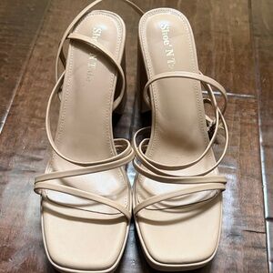 ShoeNTale Nude Platform Strappy Heels NWOT